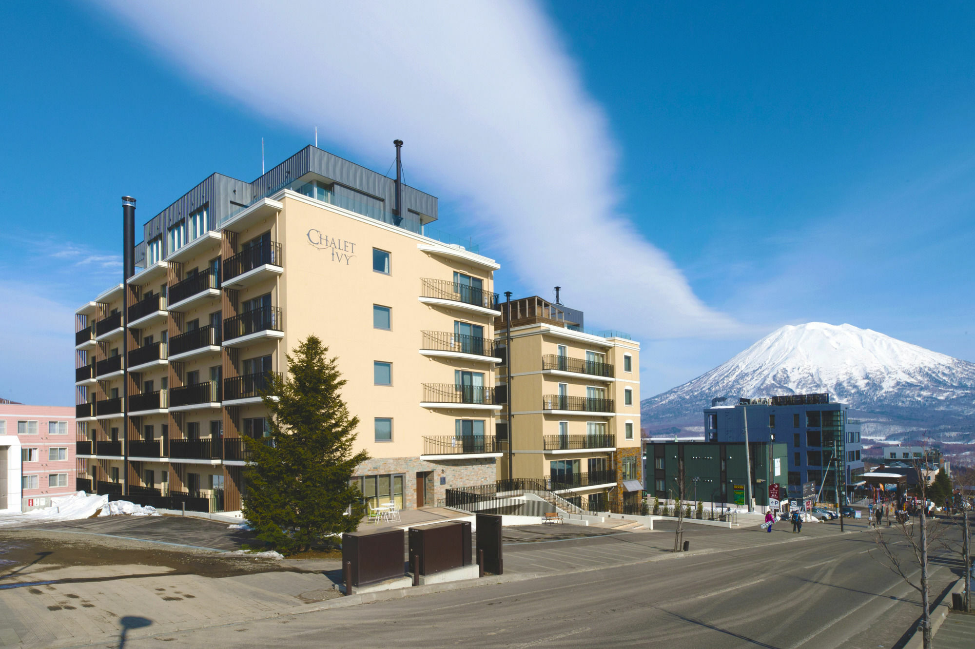 Ivy Hirafu, Hotel Niseko